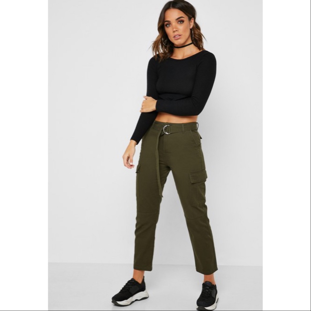 Forever 21 Long Sleeve Front Tie Crop Top - Picture 2 of 10